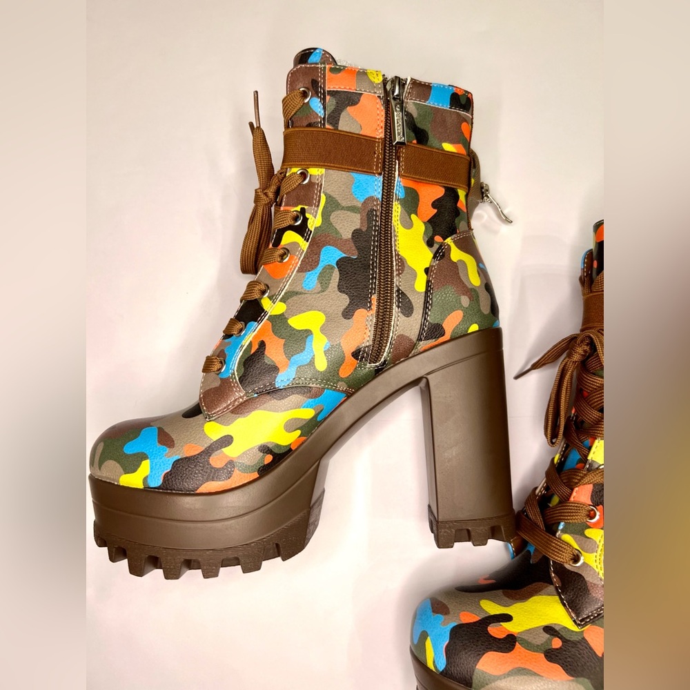 New! Camo Print Combat Boots - Chunky Lug Sole Colorful Camouflage Platform Heel - Picture 10 of 12